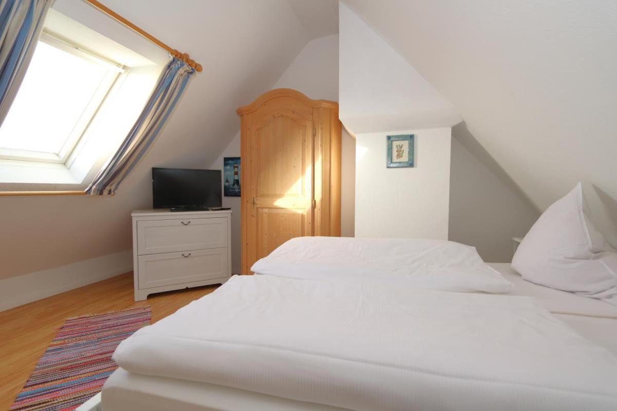 Ferienwohnung Köhler am Dorfteich Wenningstedt-Braderup Exterior foto